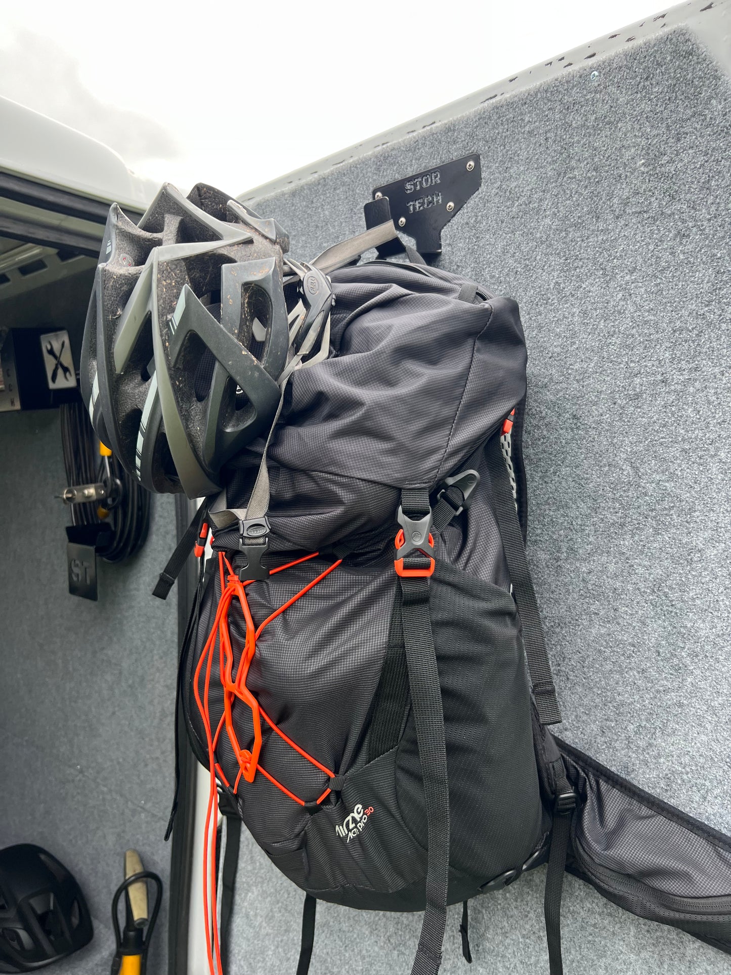 Heavy Duty Single Hook Storage Bracket